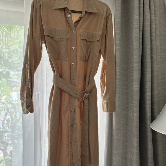 Dress HUGO BOSS, new, color beige - Picture 4 of 4